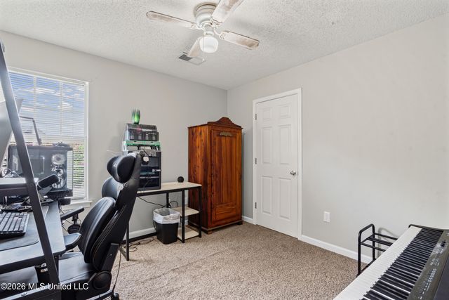 9724 W Dogwood Court, Olive Branch, MS 38654