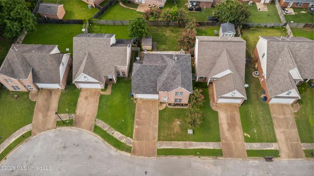 9724 W Dogwood Court, Olive Branch, MS 38654