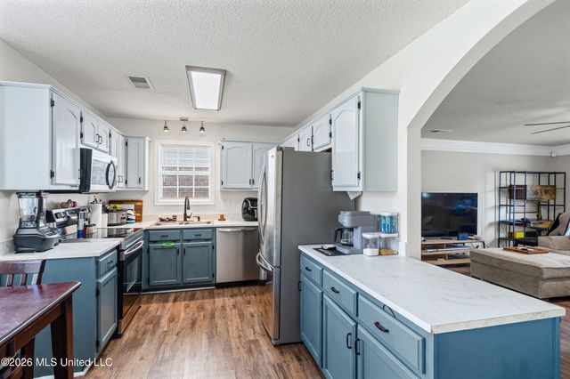 9724 W Dogwood Court, Olive Branch, MS 38654