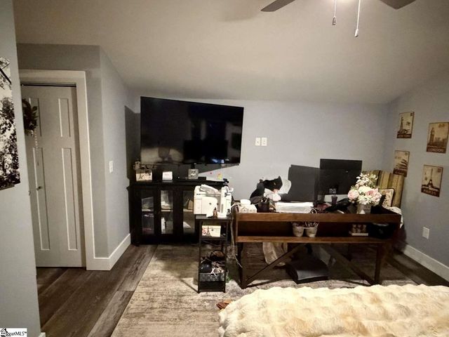 111 N Hogan Drive, Westminster, SC 29693