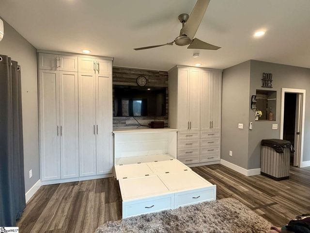 111 N Hogan Drive, Westminster, SC 29693