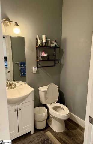 111 N Hogan Drive, Westminster, SC 29693