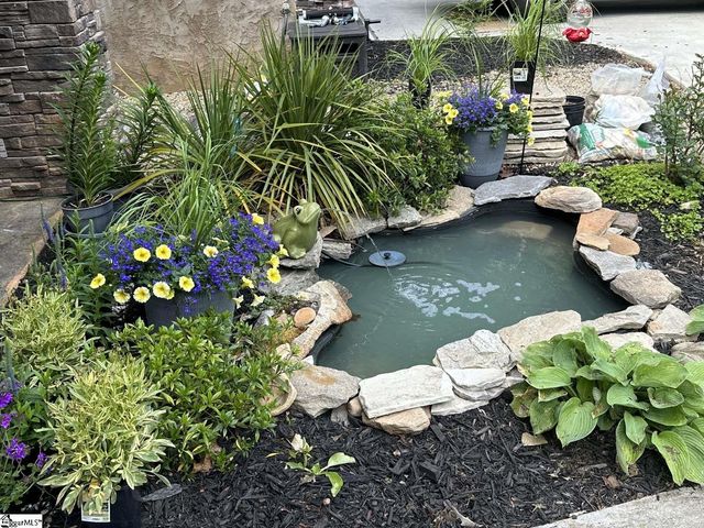 111 N Hogan Drive, Westminster, SC 29693