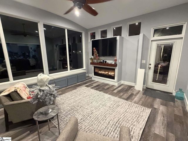 111 N Hogan Drive, Westminster, SC 29693