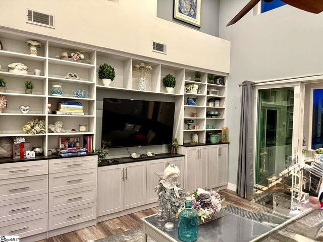 111 N Hogan Drive, Westminster, SC 29693