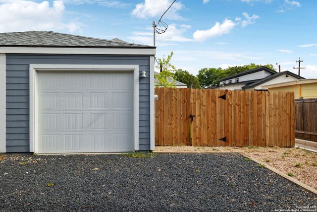 2912 Martin Luther King, San Antonio, TX 78220