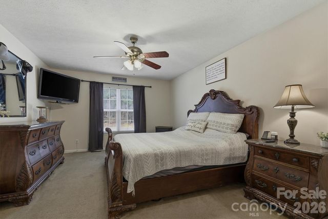 3902 Leah Belle Lane, Lenoir, NC 28645