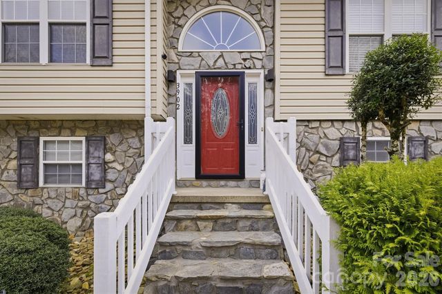 3902 Leah Belle Lane, Lenoir, NC 28645