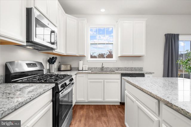 105 EDGEWATER CT, Quakertown, PA 18951