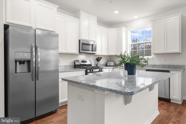 105 EDGEWATER CT, Quakertown, PA 18951