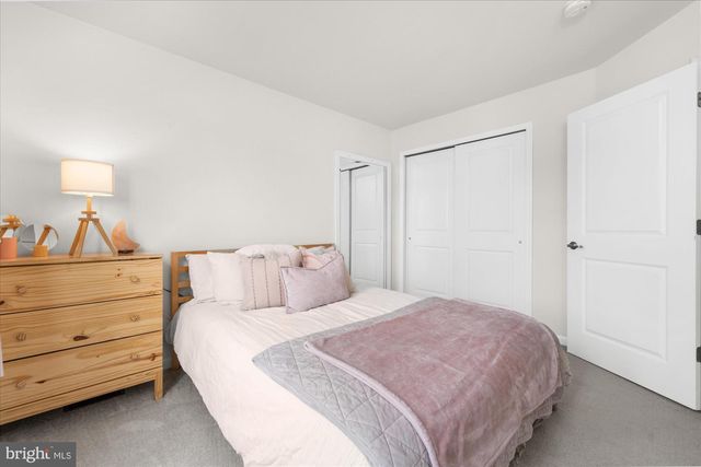 105 EDGEWATER CT, Quakertown, PA 18951