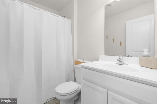 105 EDGEWATER CT, Quakertown, PA 18951