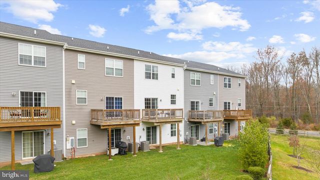 105 EDGEWATER CT, Quakertown, PA 18951