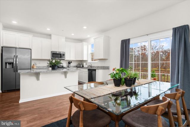 105 EDGEWATER CT, Quakertown, PA 18951