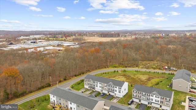 105 EDGEWATER CT, Quakertown, PA 18951