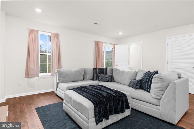 105 EDGEWATER CT, Quakertown, PA 18951