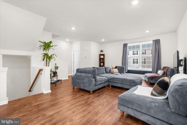 105 EDGEWATER CT, Quakertown, PA 18951