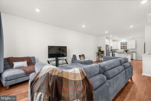 105 EDGEWATER CT, Quakertown, PA 18951