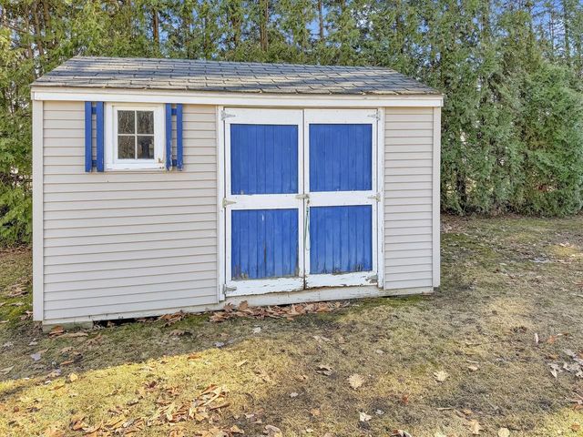 42 Wilkinson Drive, Essex Junction, VT 05452