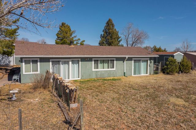 8 Pamela Place, Tijeras, NM 87059
