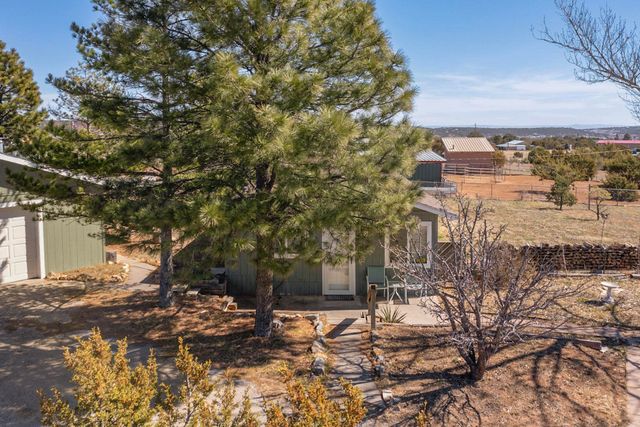 8 Pamela Place, Tijeras, NM 87059
