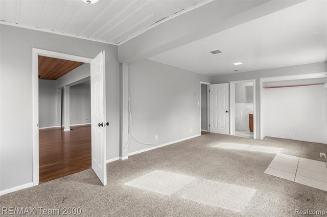 4390 Cass Elizabeth Road, Waterford, MI 48328