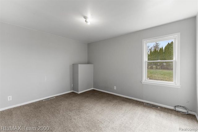 4390 Cass Elizabeth Road, Waterford, MI 48328