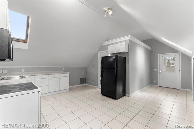 4390 Cass Elizabeth Road, Waterford, MI 48328