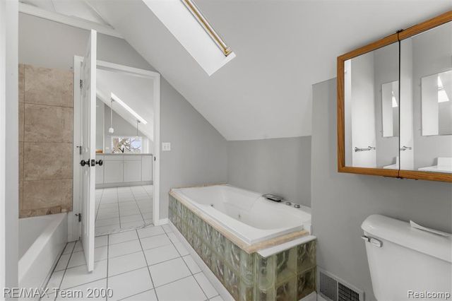 4390 Cass Elizabeth Road, Waterford, MI 48328