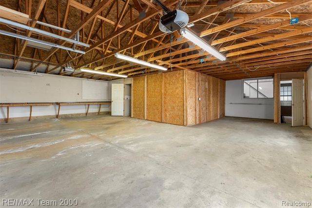 4390 Cass Elizabeth Road, Waterford, MI 48328