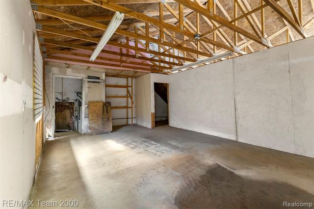 4390 Cass Elizabeth Road, Waterford, MI 48328