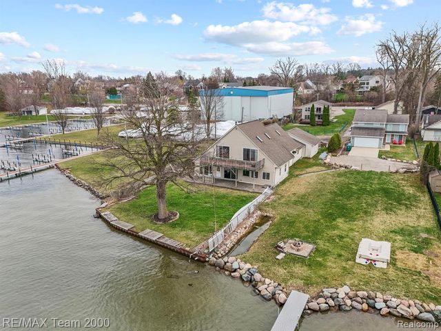 4390 Cass Elizabeth Road, Waterford, MI 48328