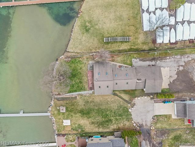 4390 Cass Elizabeth Road, Waterford, MI 48328