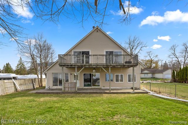 4390 Cass Elizabeth Road, Waterford, MI 48328