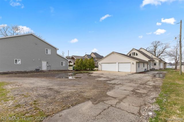 4390 Cass Elizabeth Road, Waterford, MI 48328