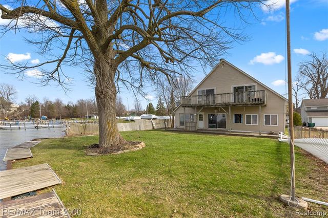 4390 Cass Elizabeth Road, Waterford, MI 48328