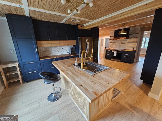 1015 Sid Hunter Road, Senoia, GA 30276