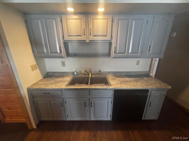 3712 E 26th Road, Chatham, MI 49816