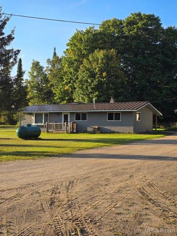 3712 E 26th Road, Chatham, MI 49816