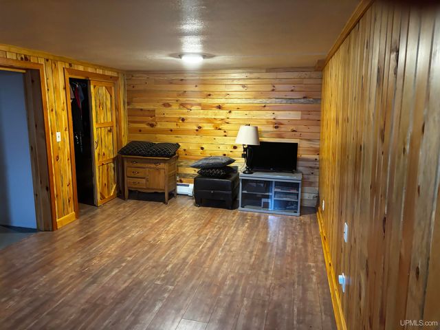 3712 E 26th Road, Chatham, MI 49816