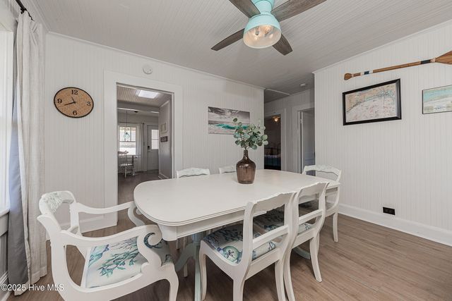 520 W Corbett Avenue, Swansboro, NC 28584