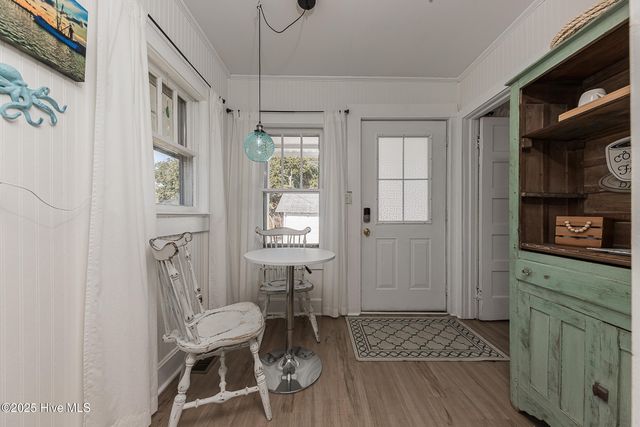 520 W Corbett Avenue, Swansboro, NC 28584