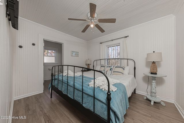 520 W Corbett Avenue, Swansboro, NC 28584