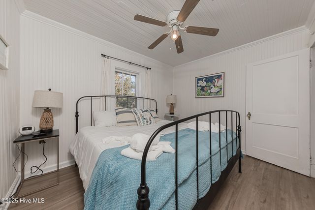 520 W Corbett Avenue, Swansboro, NC 28584