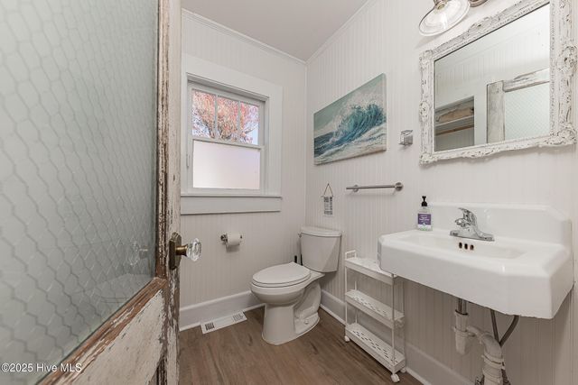 520 W Corbett Avenue, Swansboro, NC 28584