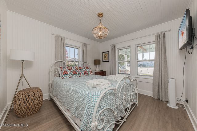 520 W Corbett Avenue, Swansboro, NC 28584