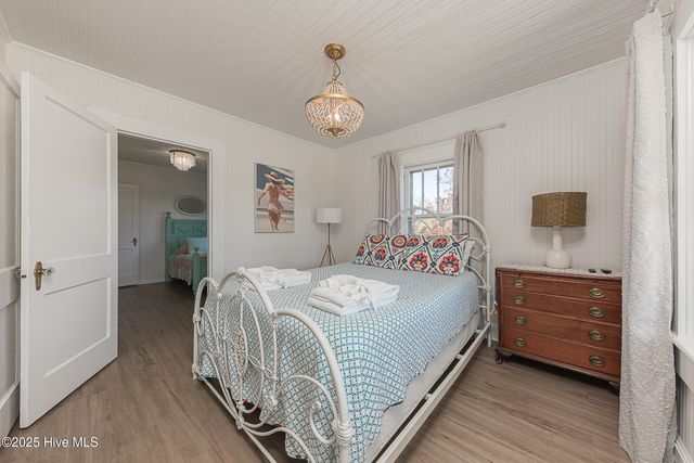 520 W Corbett Avenue, Swansboro, NC 28584