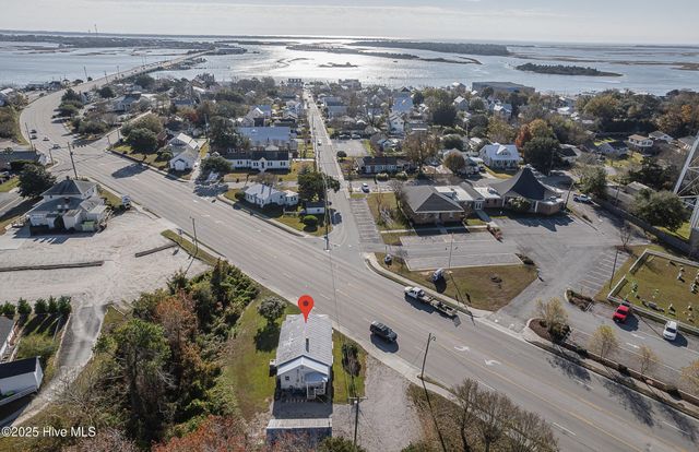 520 W Corbett Avenue, Swansboro, NC 28584