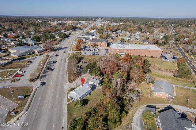 520 W Corbett Avenue, Swansboro, NC 28584