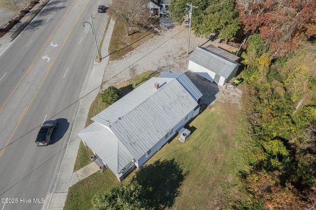 520 W Corbett Avenue, Swansboro, NC 28584